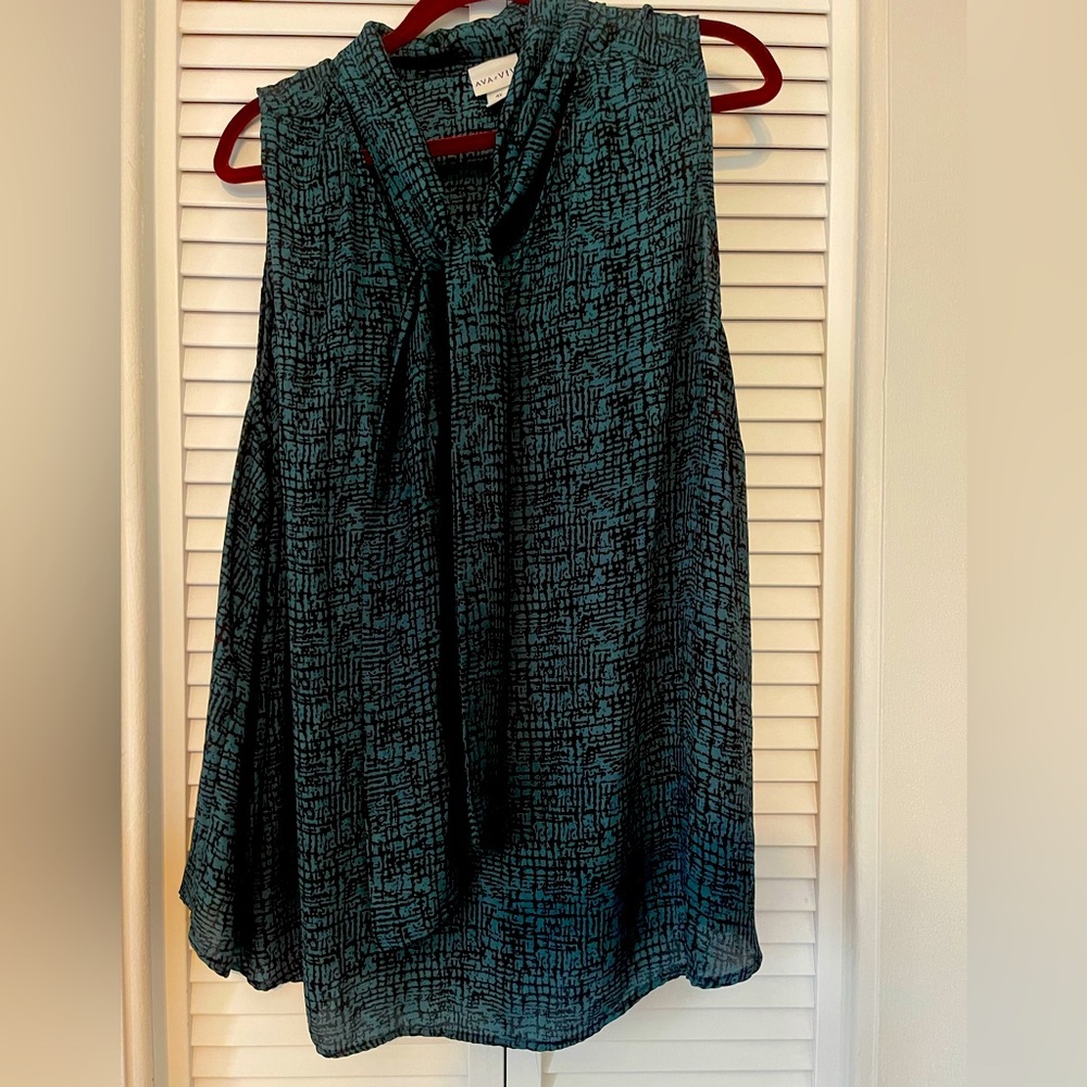 NWOT Ava & Viv sleeveless tie blouse